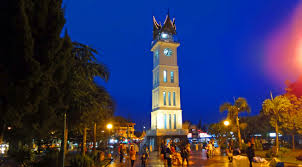 Jam Gadang Steril Dari Kembang Api dan Petasan